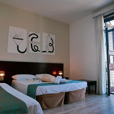 My Friend Antonia Bed and Breakfast Barcellona-Pozzo di Gotto Exteriör bild