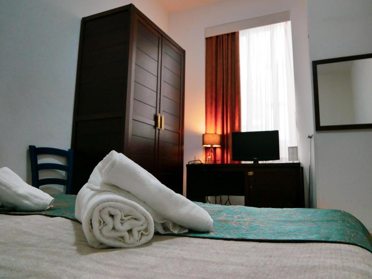 My Friend Antonia Bed and Breakfast Barcellona-Pozzo di Gotto Exteriör bild